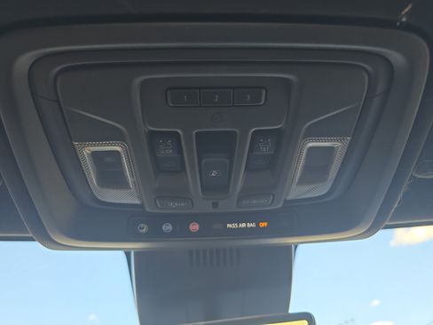 Used 2023 Chevrolet Silverado 1500 ZR2 w/ Technology Package image 35