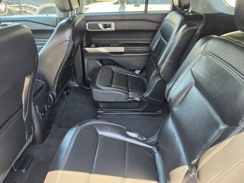 Used 2023 Ford Explorer XLT w/ Equipment Group 202A RWD image 12