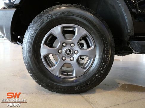 Used 2023 Ford Bronco Base image 8