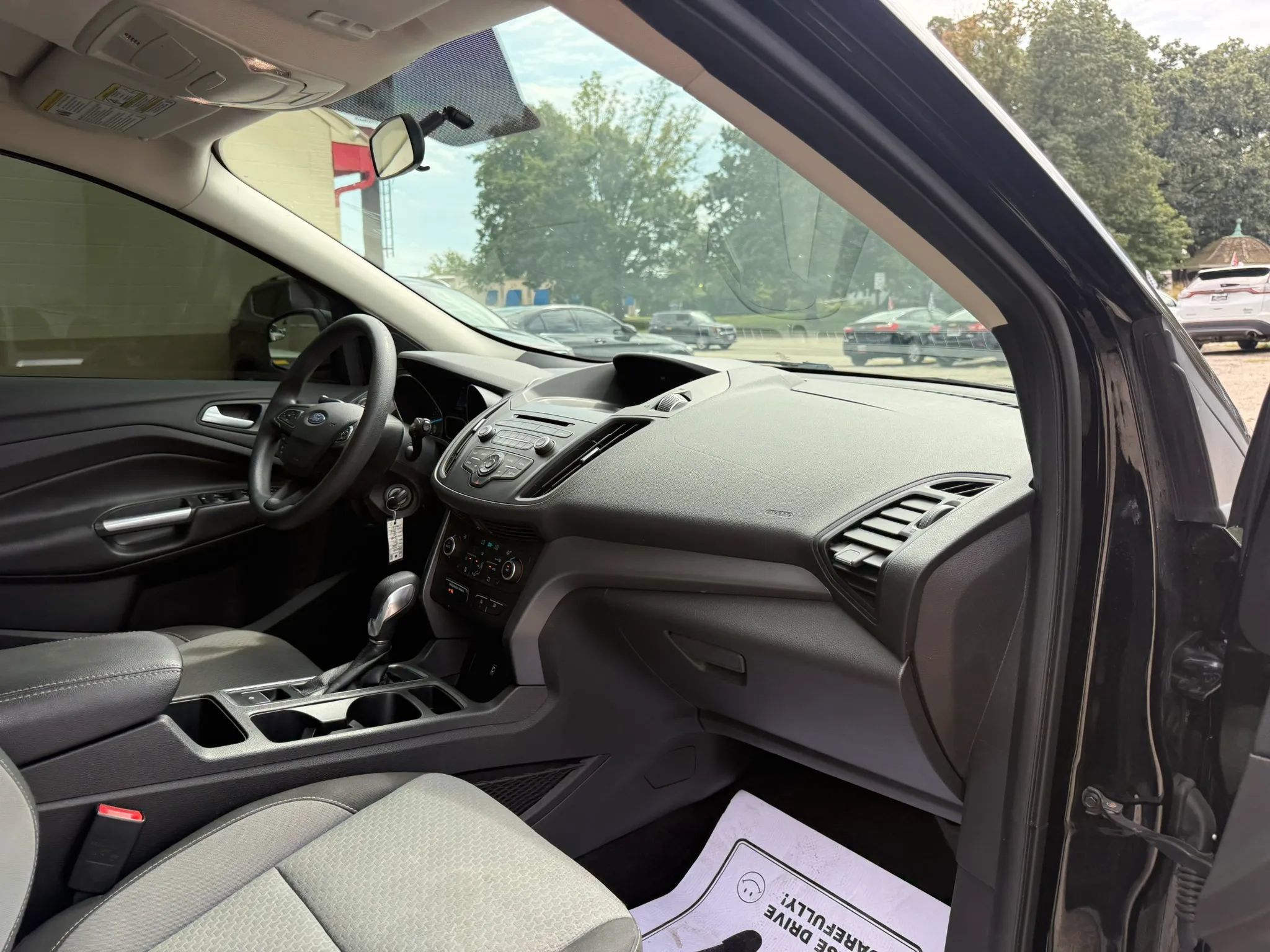 Used 2018 Ford Escape SE FWD image 19