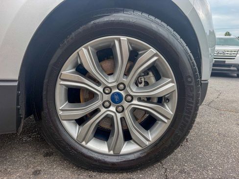 Used 2019 Ford Edge Titanium AWD/4WD image 24