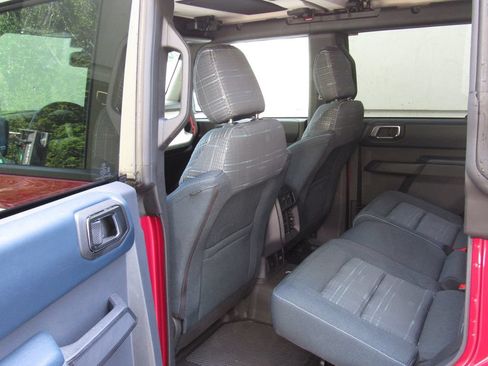 Used 2025 Ford Bronco Heritage Edition AWD/4WD image 13