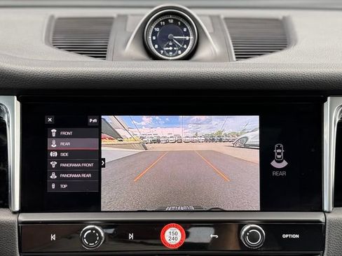Used 2022 Porsche Macan AWD/4WD image 29