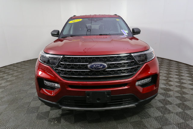 Used 2023 Ford Explorer XLT w/ Equipment Group 202A AWD/4WD image 4