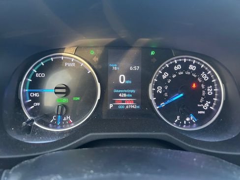 Used 2021 Toyota RAV4 XLE Premium AWD/4WD image 25