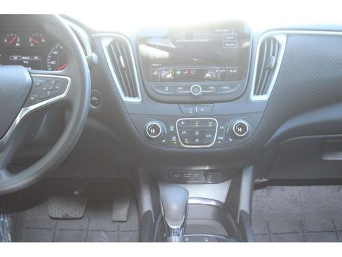 Used 2025 Chevrolet Malibu LT image 16