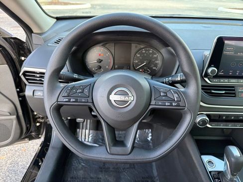 Certified 2025 Nissan Altima 2.5 S image 10