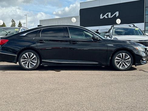 Used 2019 Honda Accord Touring image 3