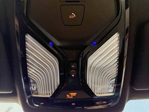 Used 2019 BMW 530i w/ Convenience Package image 26