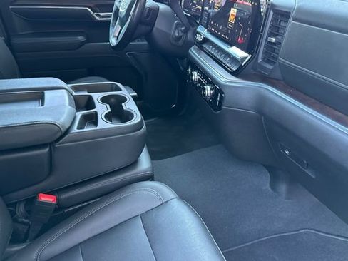 Used 2024 GMC Sierra 1500 SLT AWD/4WD image 19