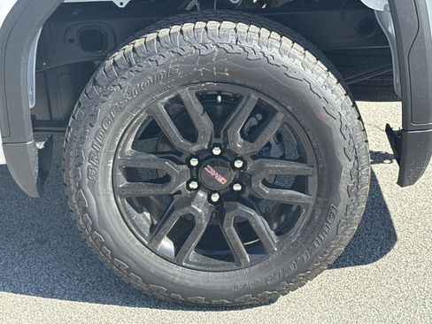 New 2026 GMC Sierra 1500 Elevation image 16