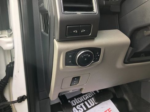 Certified 2022 Ford F350 XLT w/ XLT Value Package image 7