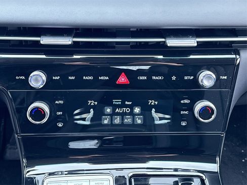 Used 2025 Genesis G80 2.5T image 20