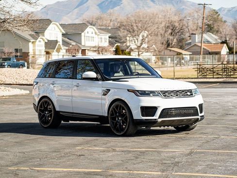 Used 2019 Land Rover Range Rover Sport SE image 3
