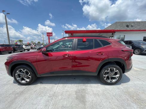 Used 2025 Chevrolet Trax LT w/ Driver Confidence Package FWD image 5