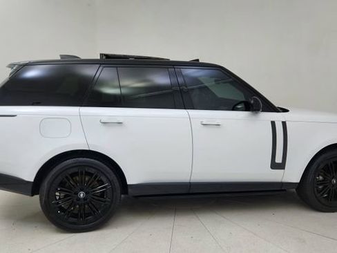 Used 2023 Land Rover Range Rover SE image 6
