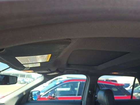 Used 2017 Ford Explorer XLT w/ Equipment Group 202A image 21