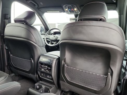 Used 2025 Jeep Grand Cherokee L Laredo image 17