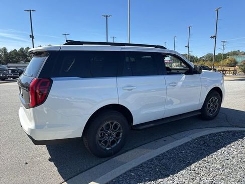 New 2025 Ford Expedition Active image 9