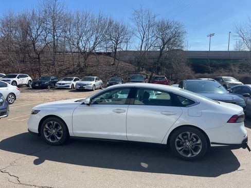 Used 2023 Honda Accord EX image 9