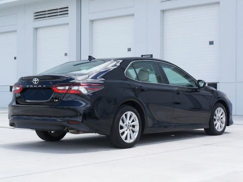 Used 2021 Toyota Camry LE image 13