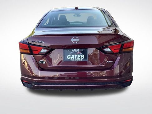 Used 2025 Nissan Altima 2.5 SV AWD/4WD image 9