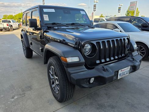 Used 2022 Jeep Wrangler Unlimited Sport AWD/4WD image 1