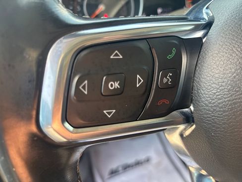 Used 2020 Jeep Wrangler Unlimited Sahara AWD/4WD image 23