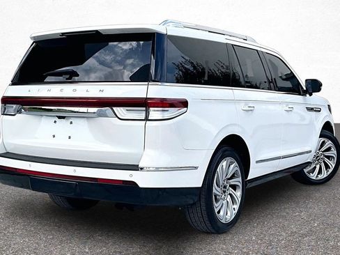 Used 2024 Lincoln Navigator Reserve AWD/4WD image 7