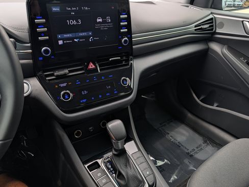 Used 2022 Hyundai Ioniq SE FWD image 28
