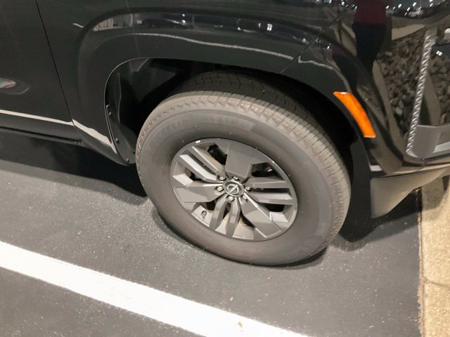 Used 2025 Nissan Frontier SV RWD image 3