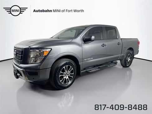 Used 2022 Nissan Titan SV w/ SV Convenience Package image 1