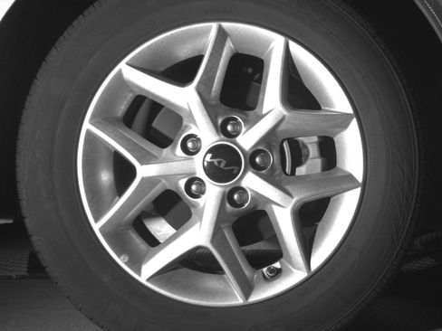 Used 2025 Kia Soul LX w/ LX Technology Package FWD image 13