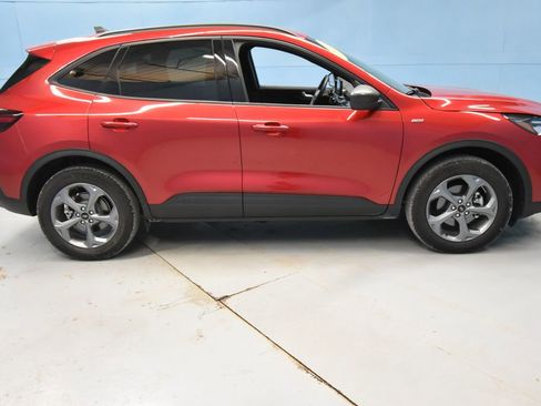 Used 2025 Ford Escape ST-Line w/ Cold Weather Package AWD/4WD image 36
