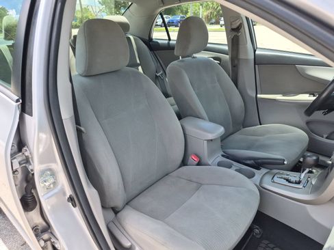 Used 2012 Toyota Corolla LE FWD image 19