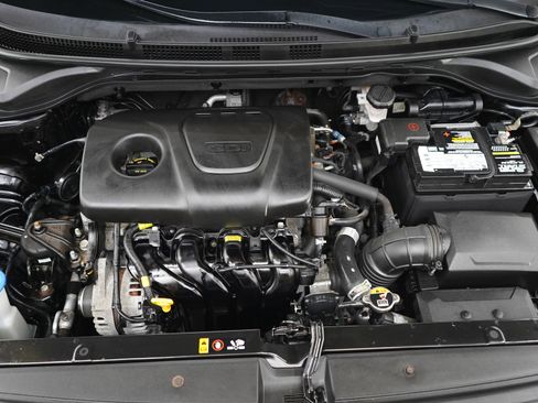 Used 2019 Hyundai Accent SE FWD image 29