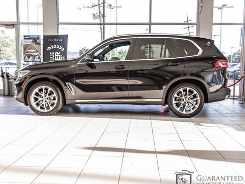 Used 2022 BMW X5 xDrive40i w/ Premium Package image 8
