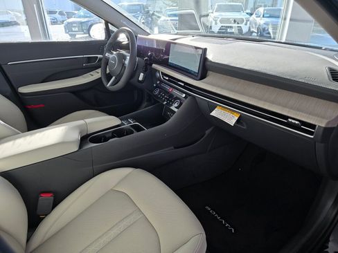 New 2025 Hyundai Sonata Limited image 33