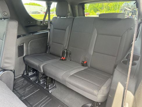 Used 2025 Chevrolet Suburban LS AWD/4WD image 19