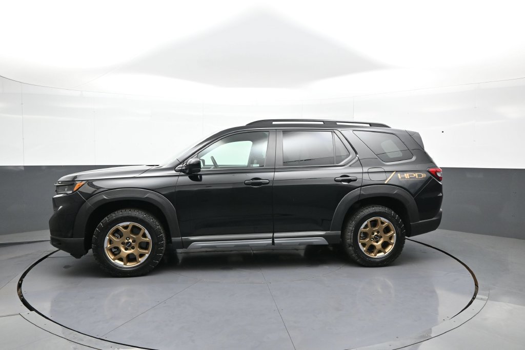 Certified 2024 Honda Pilot TrailSport image 9