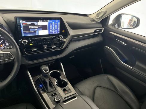 Used 2020 Toyota Highlander Limited AWD/4WD image 34