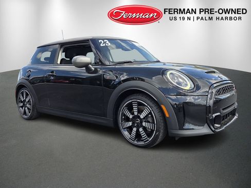 Used 2023 MINI Cooper S image 1
