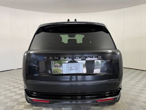 Used 2025 Land Rover Range Rover SE AWD/4WD image 8