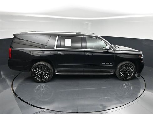 Used 2018 Chevrolet Suburban Premier AWD/4WD image 23