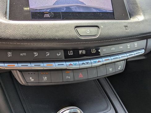 Used 2021 Cadillac XT4 Premium Luxury FWD image 25