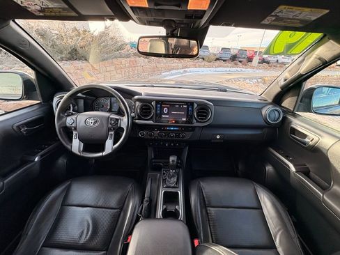 Used 2019 Toyota Tacoma TRD Off-Road image 12