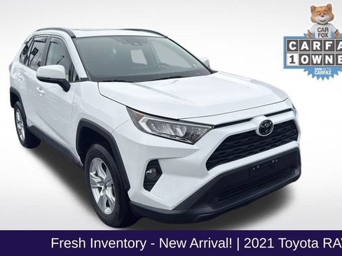 Used 2021 Toyota RAV4 XLE image 1