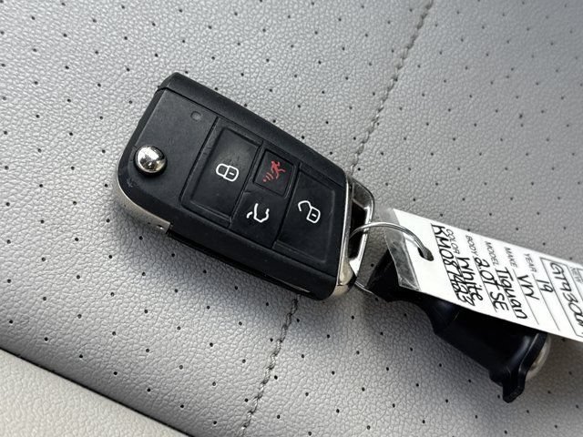 Used 2019 Volkswagen Tiguan SE FWD image 33