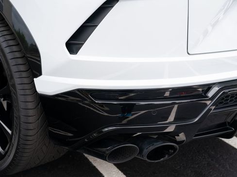 Used 2022 Lamborghini Urus AWD/4WD image 21