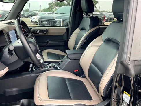 Used 2024 Ford Bronco Wildtrak AWD/4WD image 18